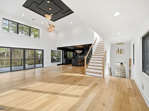 3rd image of 148 Great Hills Rd