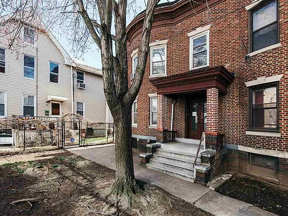 2nd image of 22 Smith St