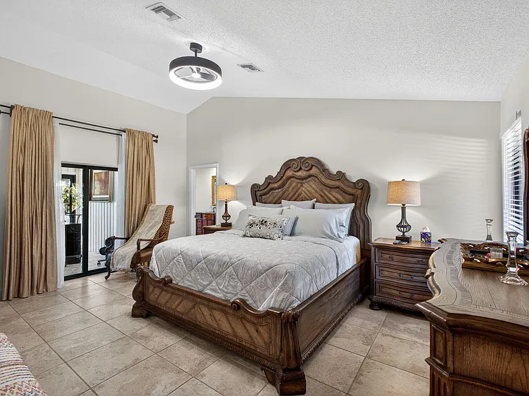 168 Thornton Dr — Photo 25