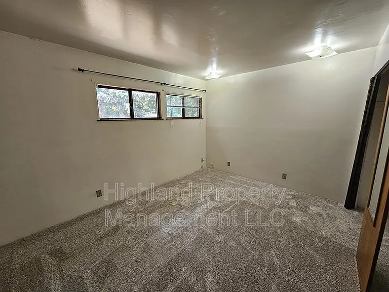 1170 NE Harvey Rd #B — Photo 9