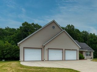 8710 S 6th Ave, Oak Creek, WI 53154