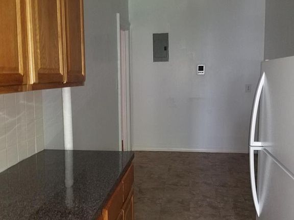 2nd image of 4863 Broadway APT 3P