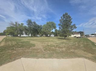 1017 S 4th St, Aberdeen, SD 57401