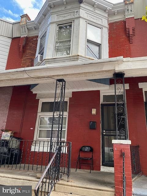 2nd image of 207 N Vogdes St