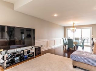 2977 Shore Dr, Merrick, NY 11566