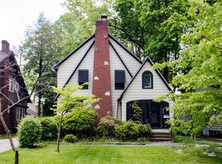 858 Roanoke Rd, Cleveland Heights, OH 44121