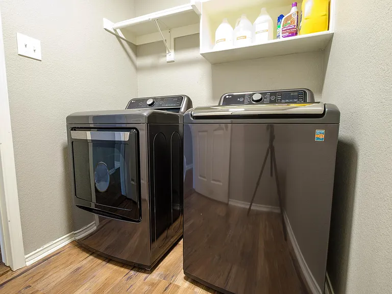 9712 Spring Dr — Photo 16