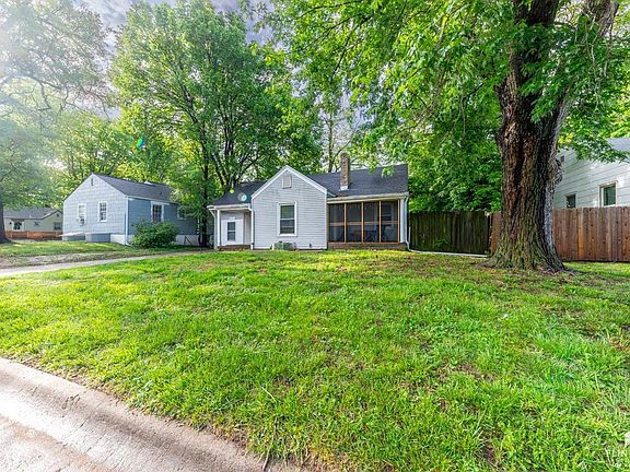 4th image of 1107 Claflin Rd