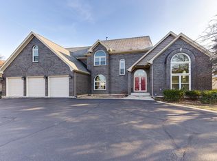 26737 N Longmeadow Cir, Mundelein, IL 60060