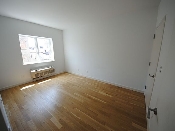 3rd image of 158 Johnson Ave APT 207