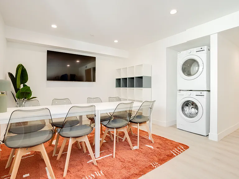 1224 W 37th Pl — Photo 35