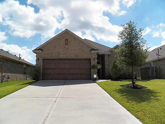     Luscious landscaping and sprinkler system