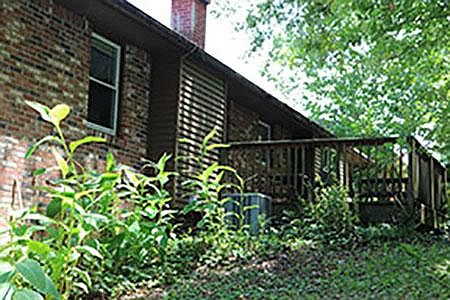 5th image of 1300 Dogwood Ln