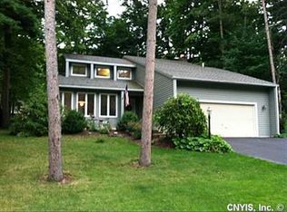 221 Feldspar Dr, Syracuse, NY 13219