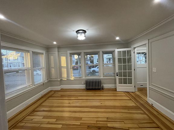 2nd image of 48 Auburn St Floor 1