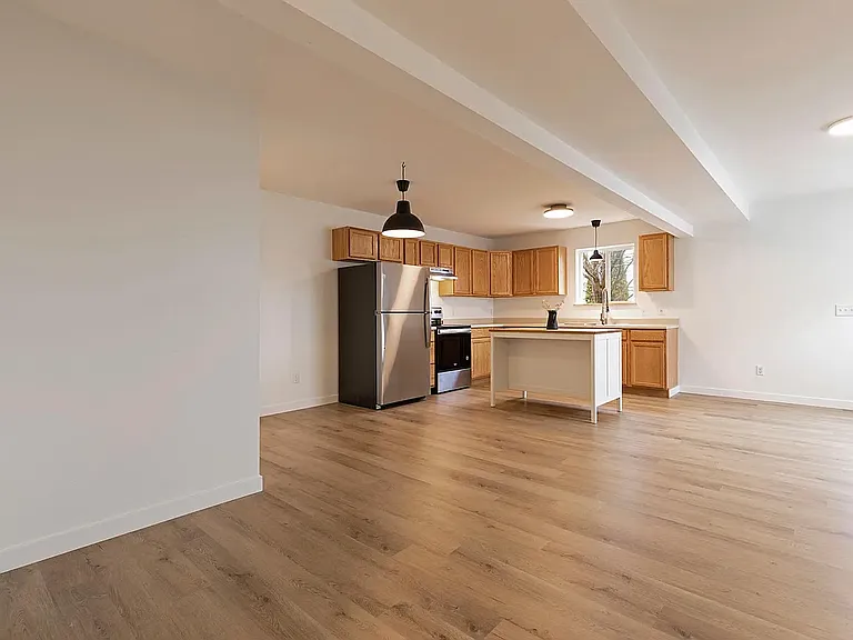 909 Defoe St #A — Photo 2