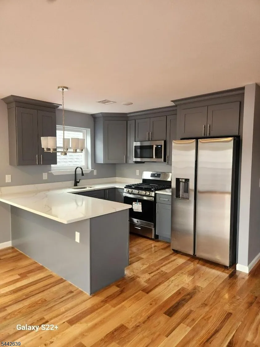 3 bed, 2.0 bath, $2,900 — Photo 3