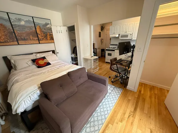 93 Macdougal Street image 1 of 11
