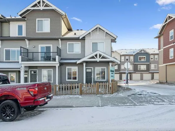 24 W Rivercrest Dr #101, Cochrane, AB T4C 2C5