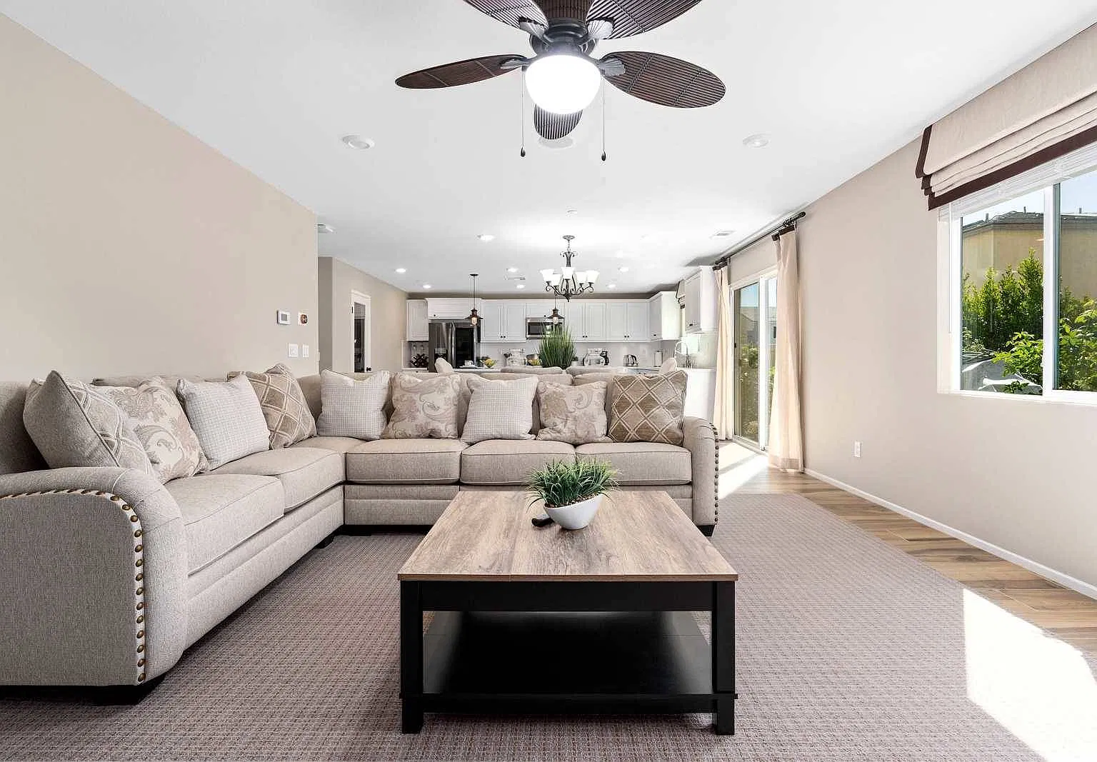 4 bed, 2590 sqft, $7,000 — Photo 2