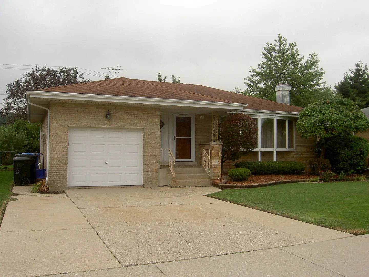 4462 N Reserve Ave photo 1