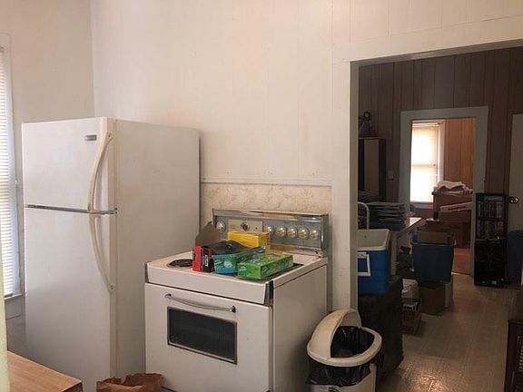 4th image of 512 S Washington St