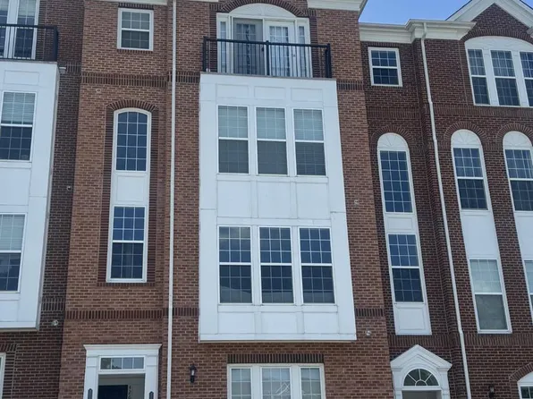 42677 Wardlaw Ter, Ashburn, VA 20147