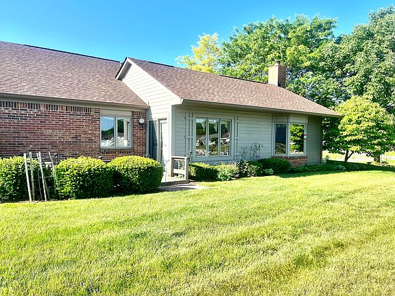2nd image of 1971 Crystal Bay Dr E