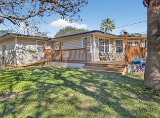 1508 E St, Floresville, TX 78114