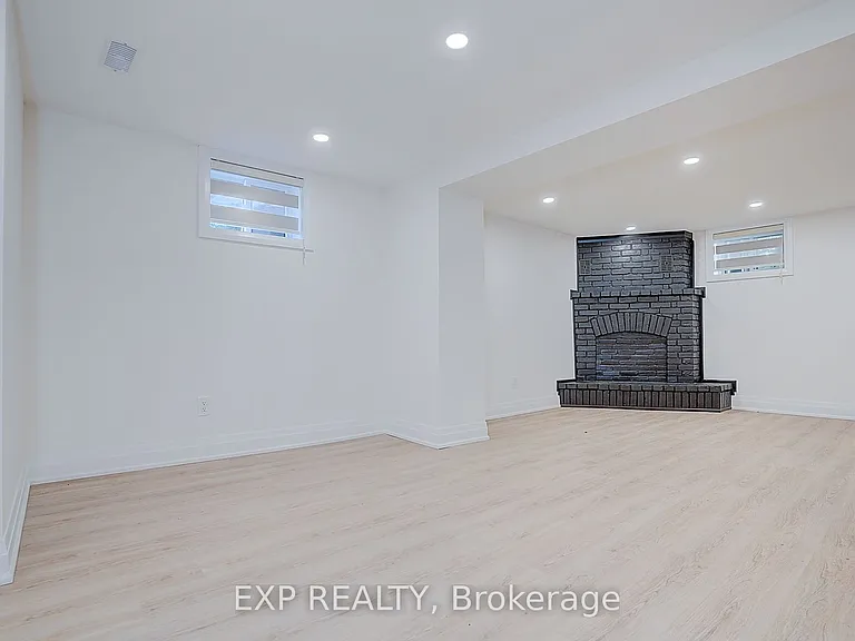 36 Vauxhall Dr #BASEMENT — Photo 13