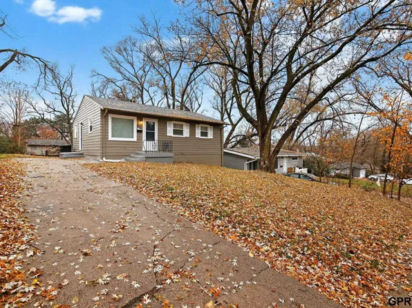 4237 Curtis Ave, Omaha, NE 68111