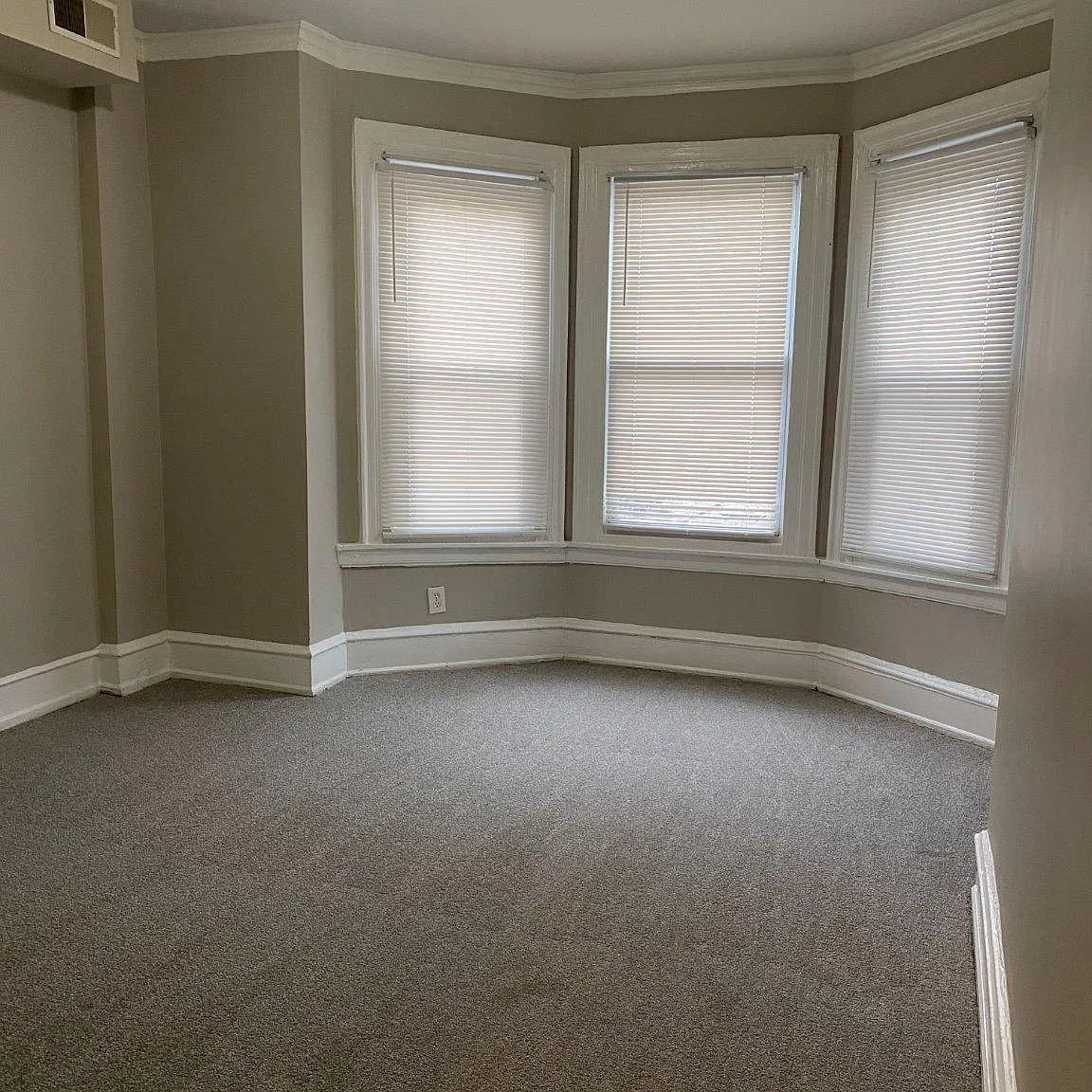 2 bed, 1.0 bath, 2400 sqft, $1,650 — Photo 1