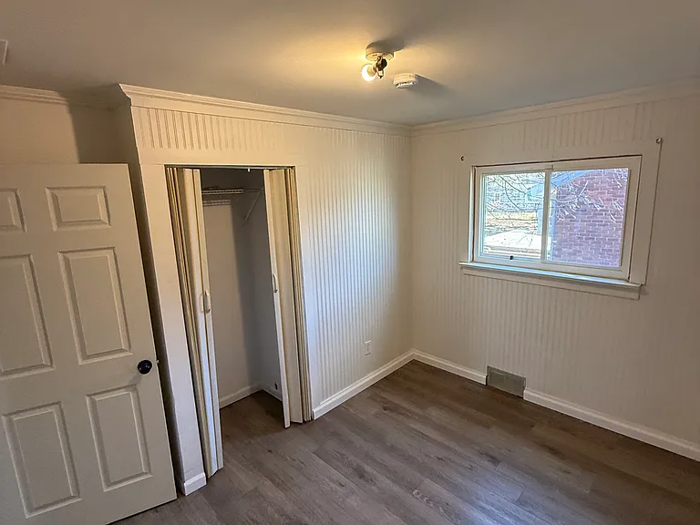 11330 Packard Ave — Photo 9