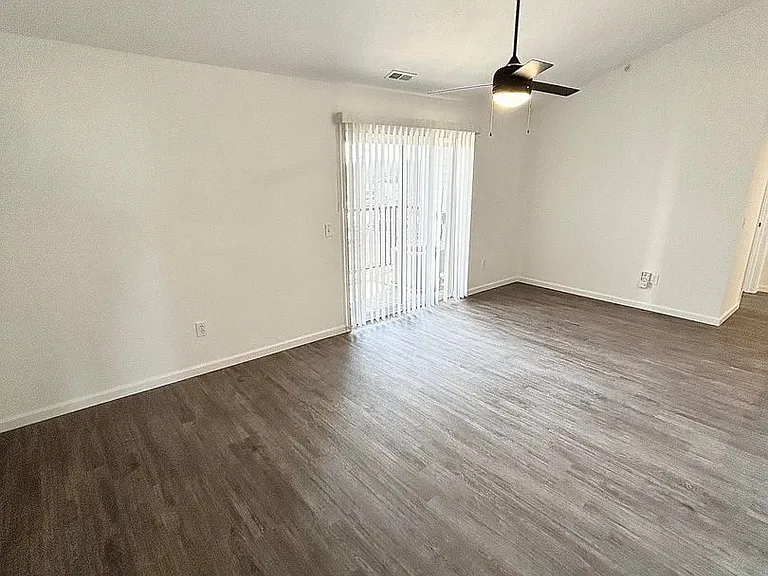 Sagamore Winds Apartments — Photo 35