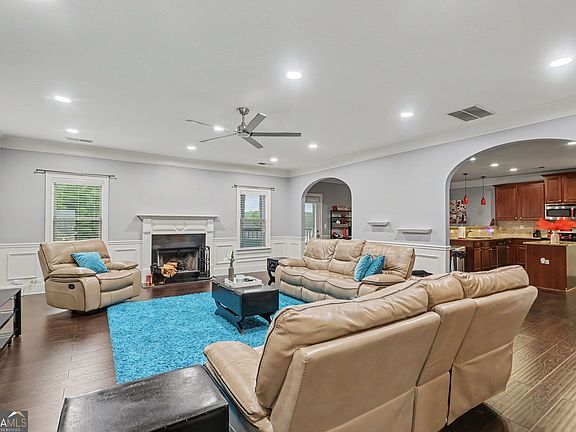 2nd image of 3808 Gage Ct