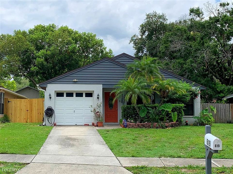 1st image of 619R Bellingham Pl