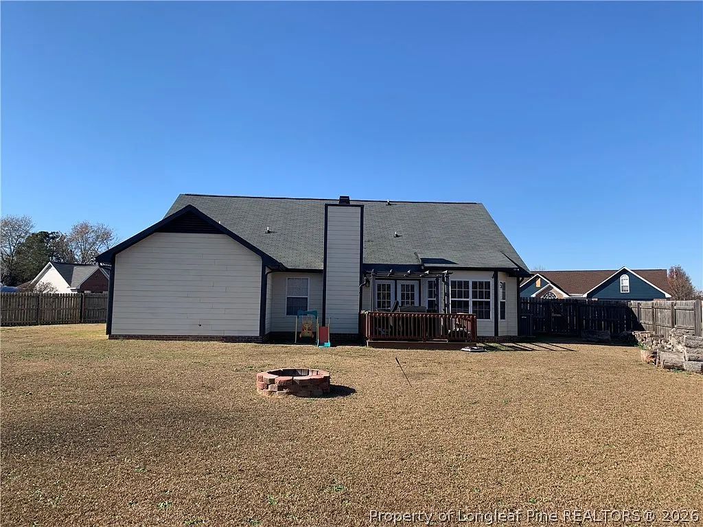 3 bed, 2.0 bath, 1598 sqft, $1,950 — Photo 2