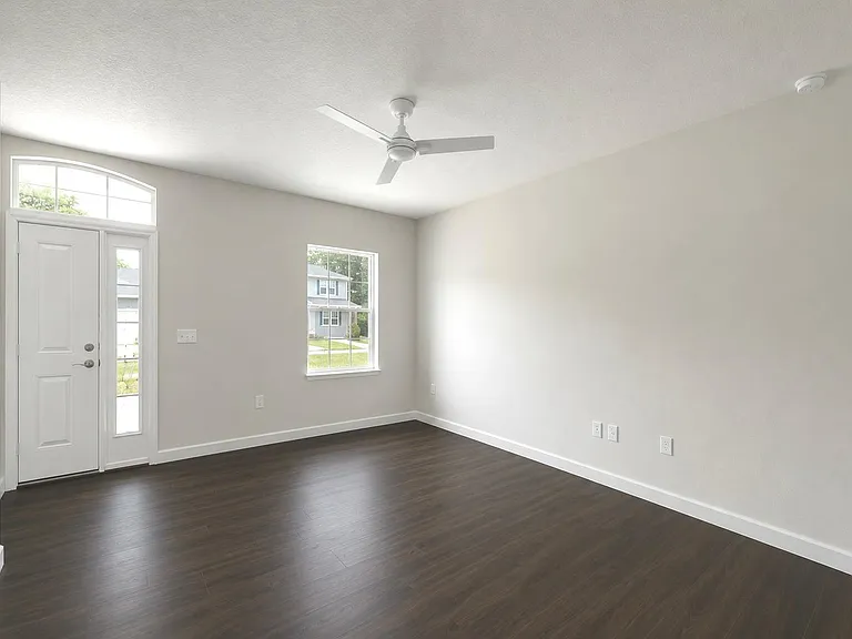 2540 NW 2nd St #102 — Photo 4