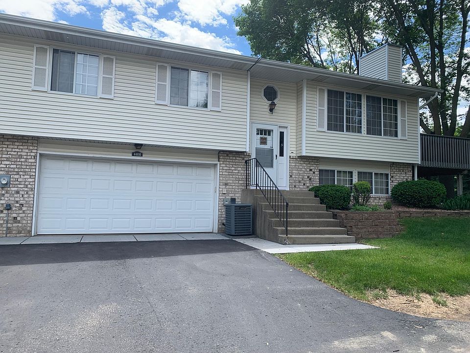 1st image of 4410B Clover Ln