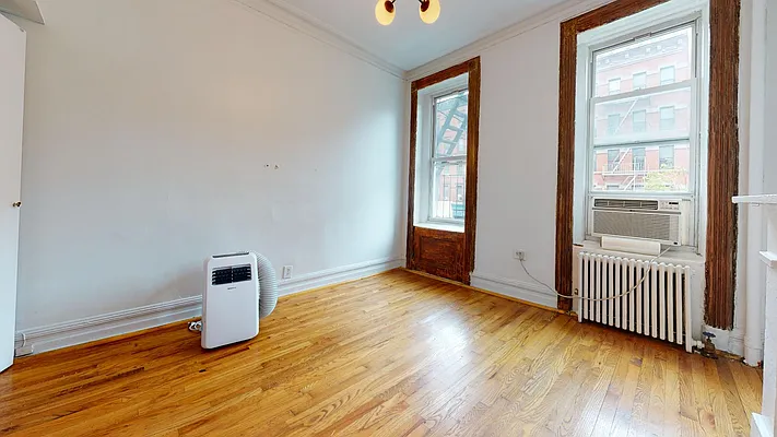 Rented by Bond New York | media 5