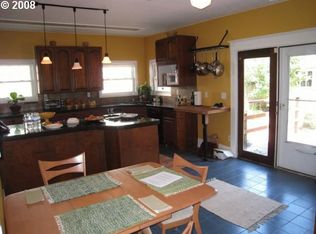 3543 SE Stark St, Portland, OR 97214
