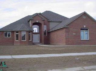 49575 London Brg, Update, MI 48044