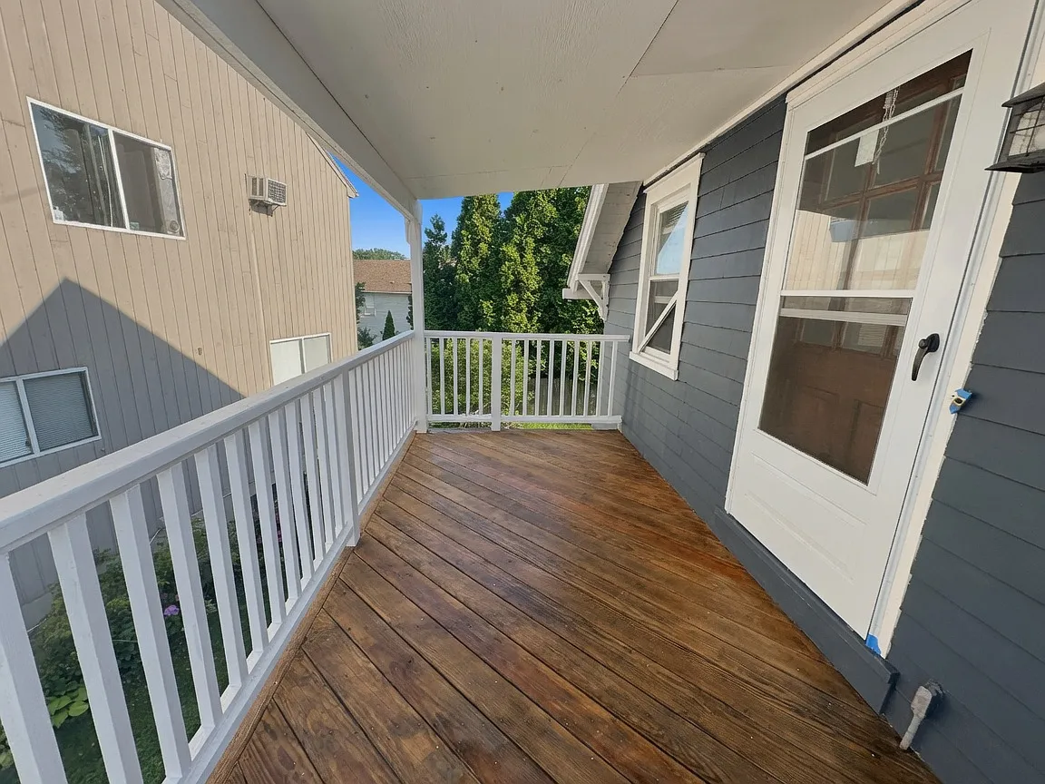 3 bed, 1300 sqft, $3,650 — Photo 4