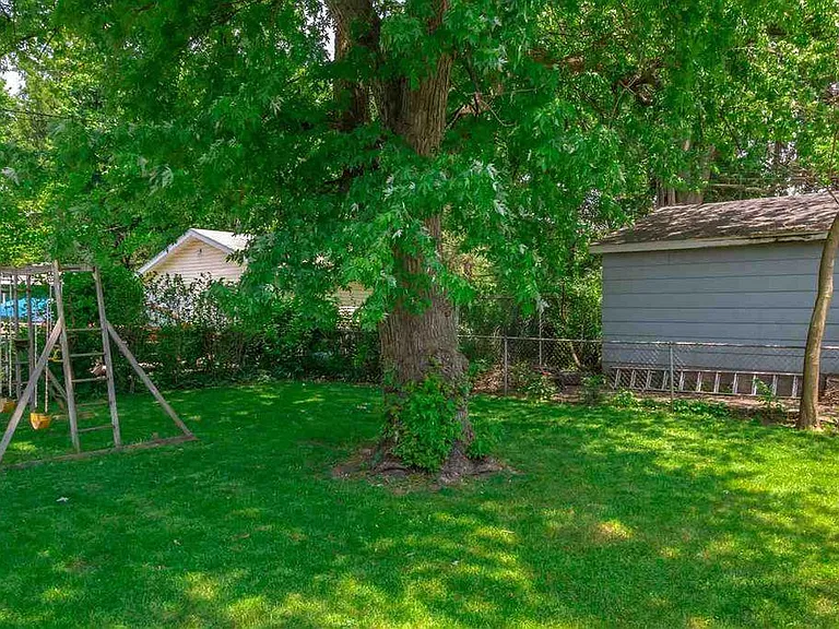 1014 Stanfield St — Photo 31