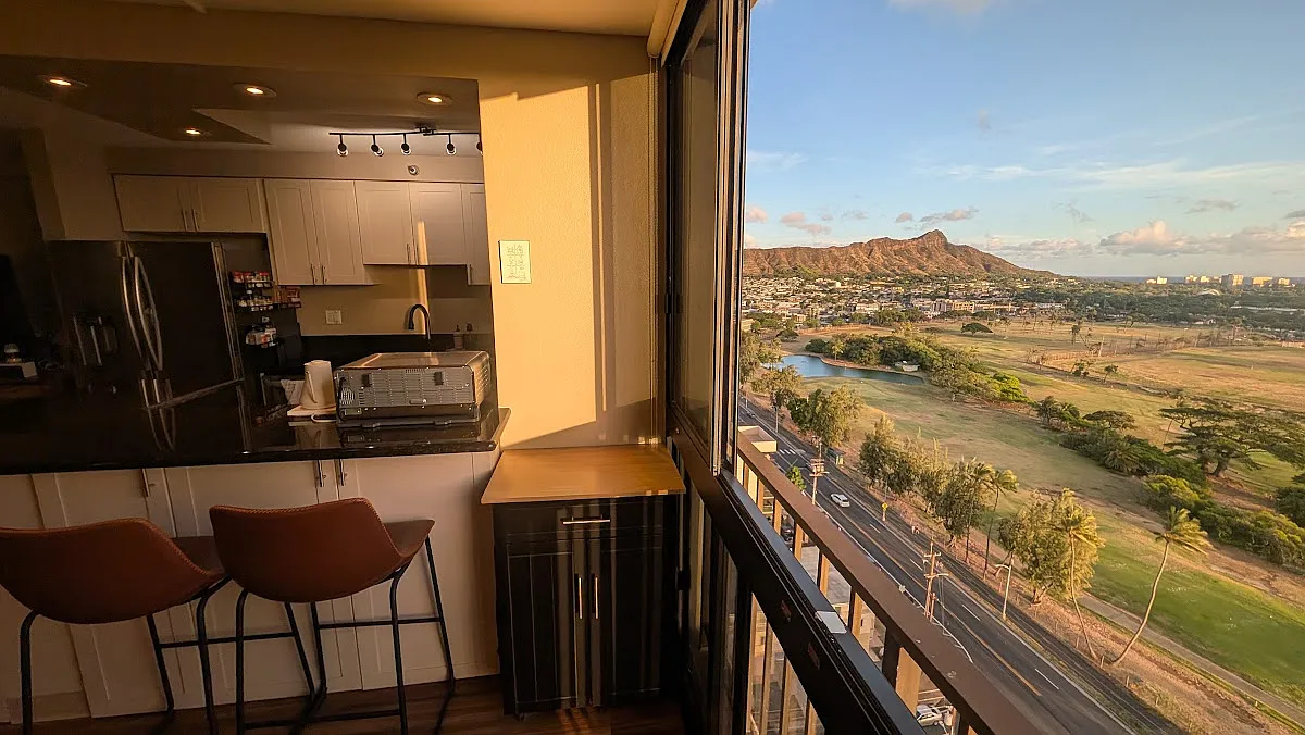 2 bed, 736 sqft, $3,550 — Photo 1