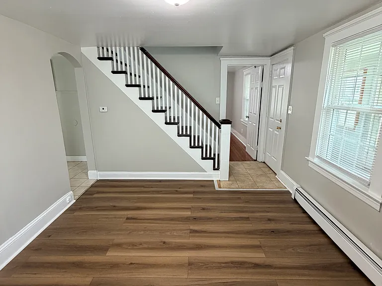18 Maple St — Photo 1