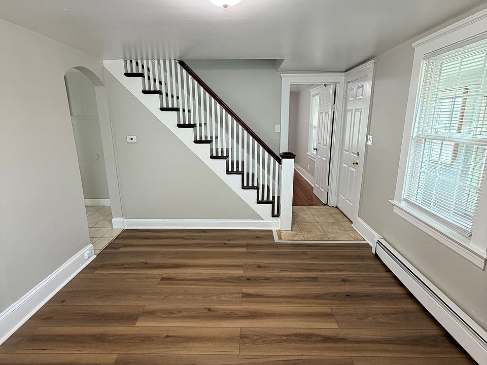1st image of 18 Maple St