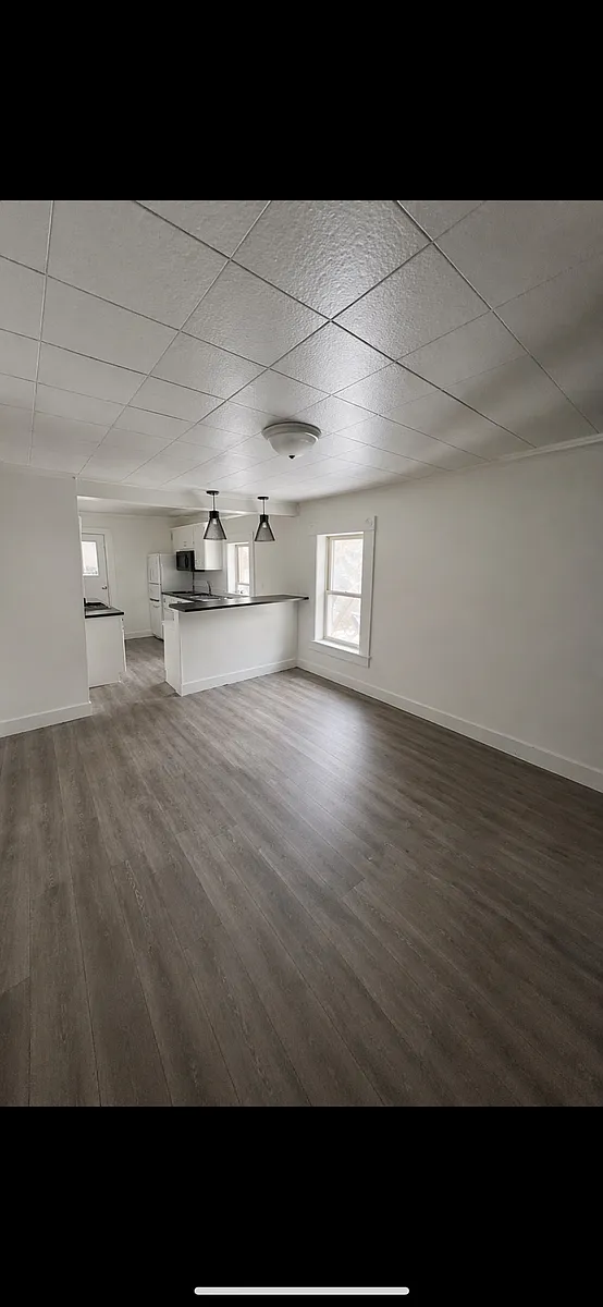 Building Photo - 4617 Cooke St #2