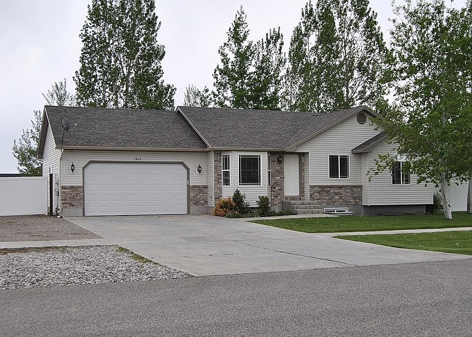 1st image of 1940 N Edmiston Dr