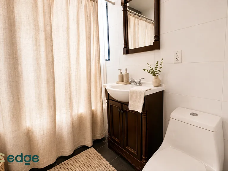 401 Suydam St #3R — Photo 6